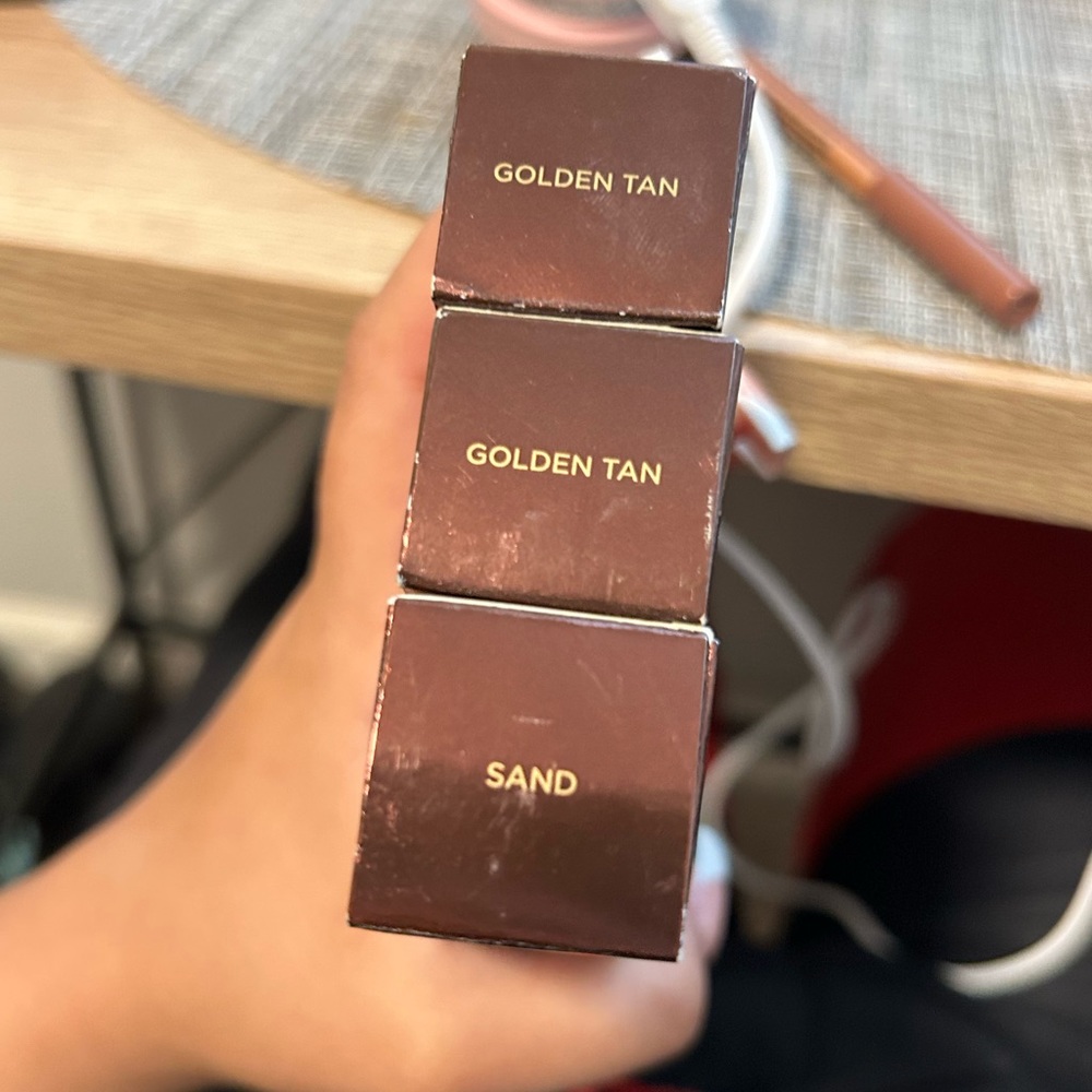 Hourglass Seamless Stick Foundation
